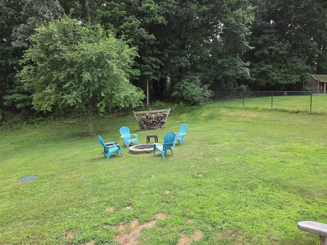 27853 Burmax Park, Dowagiac, MI 49047