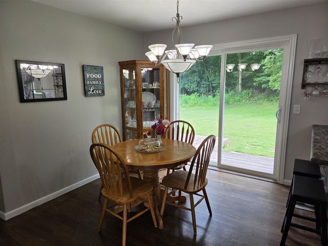 27853 Burmax Park, Dowagiac, MI 49047