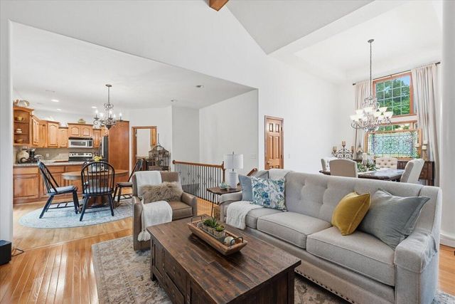 1518 SKYLINE Drive, Council Bluffs, IA 51503