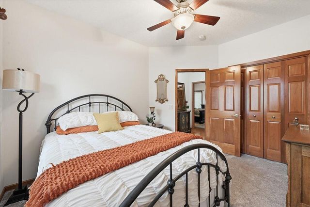 1518 SKYLINE Drive, Council Bluffs, IA 51503