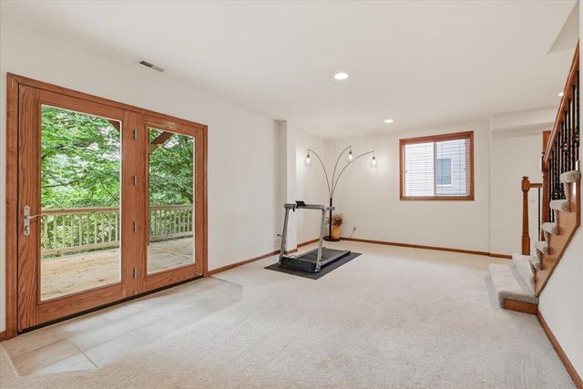 1518 SKYLINE Drive, Council Bluffs, IA 51503