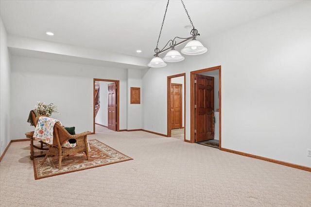 1518 SKYLINE Drive, Council Bluffs, IA 51503