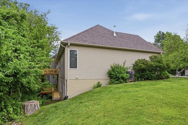 1518 SKYLINE Drive, Council Bluffs, IA 51503