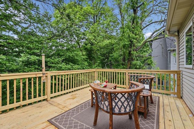 1518 SKYLINE Drive, Council Bluffs, IA 51503