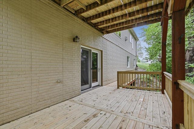 1518 SKYLINE Drive, Council Bluffs, IA 51503