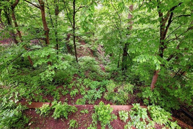 1518 SKYLINE Drive, Council Bluffs, IA 51503