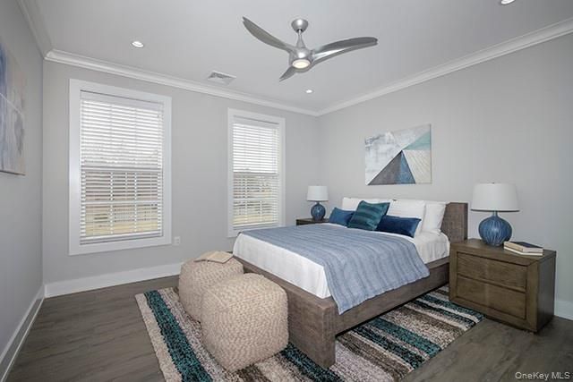 75 Circle Drive 92-304, Central Islip, NY 11722