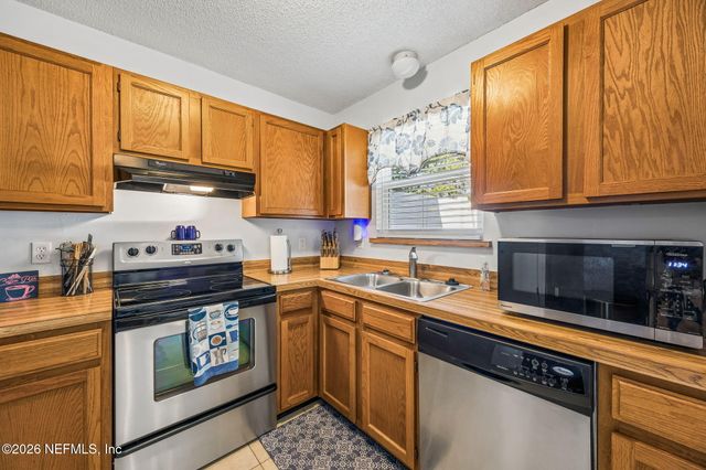 4071 LAURELWOOD Drive, Jacksonville, FL 32257