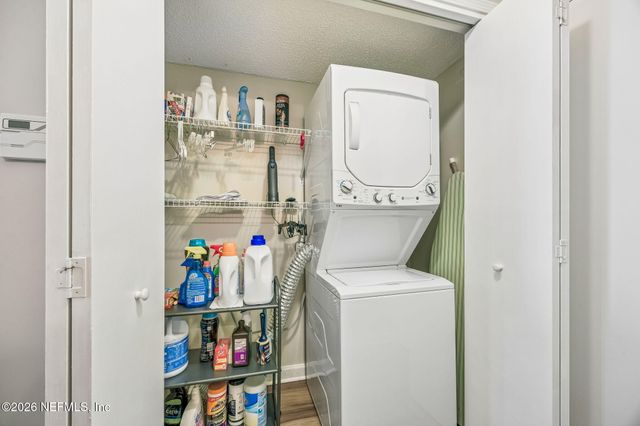 4071 LAURELWOOD Drive, Jacksonville, FL 32257
