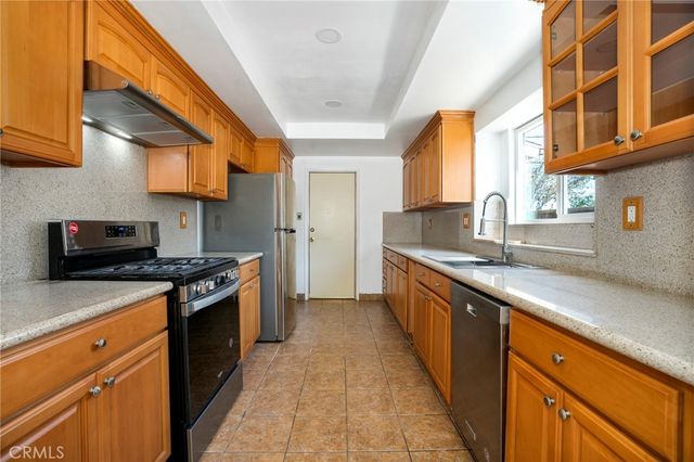 11925 Truro Avenue, Hawthorne, CA 90250
