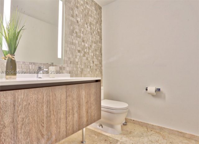 88 SW 7th St 3805, Miami, FL 33130