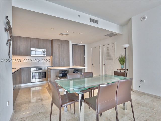 88 SW 7th St 3805, Miami, FL 33130
