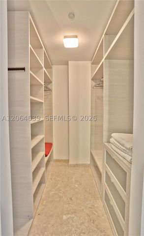 88 SW 7th St 3805, Miami, FL 33130
