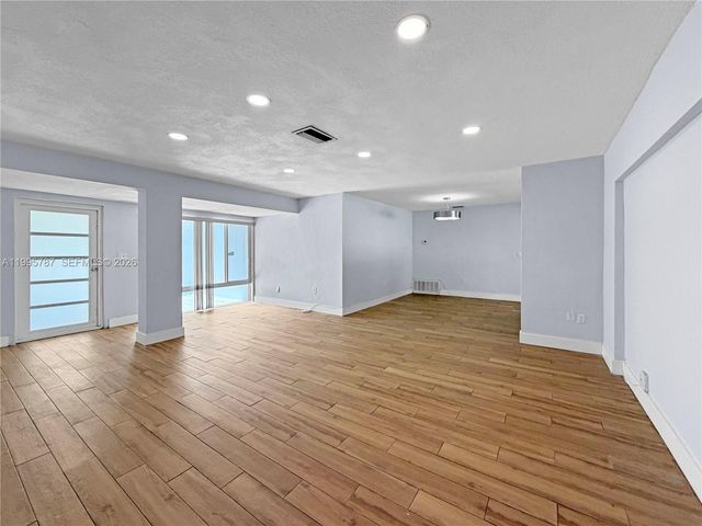 6331 SW 35th St, Miramar, FL 33023