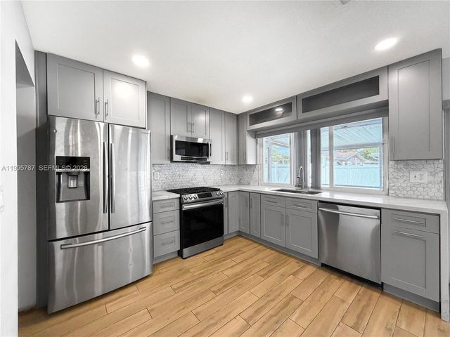 6331 SW 35th St, Miramar, FL 33023