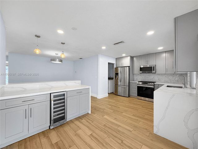 6331 SW 35th St, Miramar, FL 33023