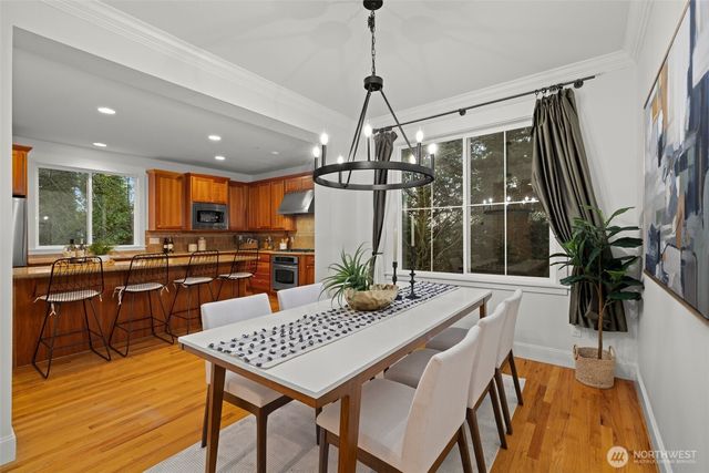 1717 100th Avenue NE, Bellevue, WA 98004