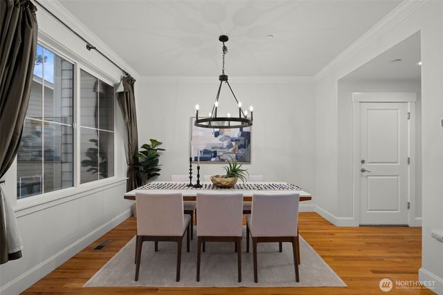 1717 100th Avenue NE, Bellevue, WA 98004