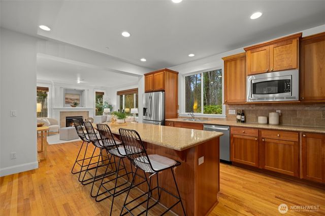 1717 100th Avenue NE, Bellevue, WA 98004