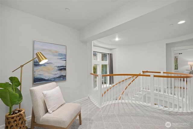 1717 100th Avenue NE, Bellevue, WA 98004