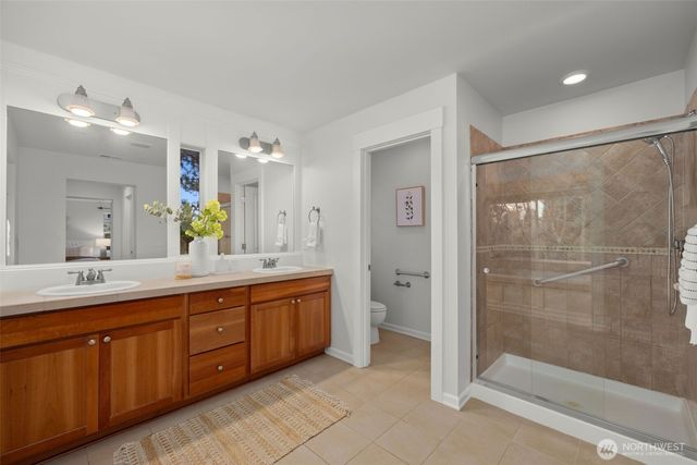 1717 100th Avenue NE, Bellevue, WA 98004