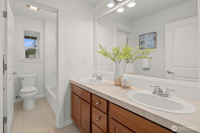 1717 100th Avenue NE, Bellevue, WA 98004