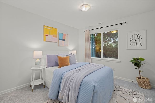 1717 100th Avenue NE, Bellevue, WA 98004