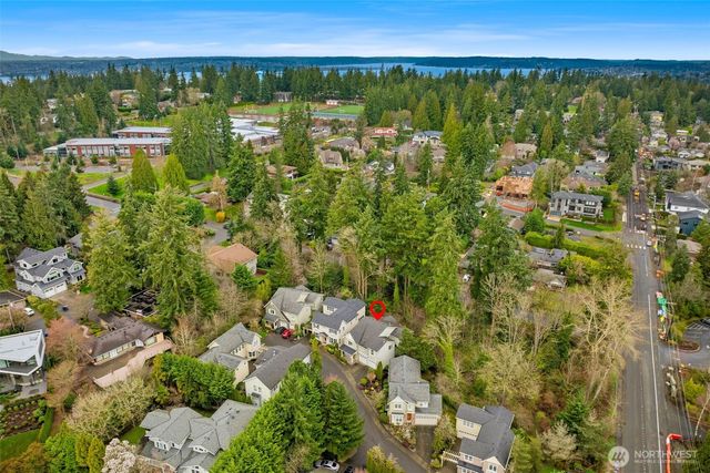1717 100th Avenue NE, Bellevue, WA 98004