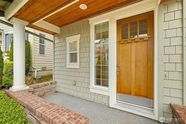 1717 100th Avenue NE, Bellevue, WA 98004