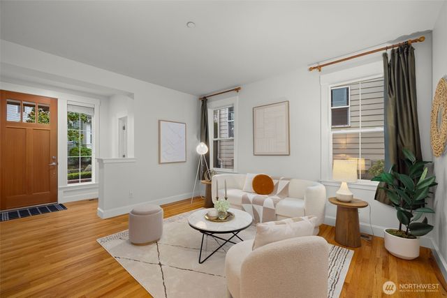 1717 100th Avenue NE, Bellevue, WA 98004