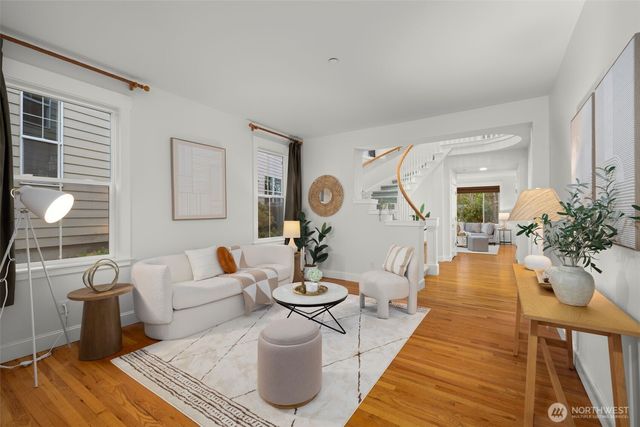 1717 100th Avenue NE, Bellevue, WA 98004