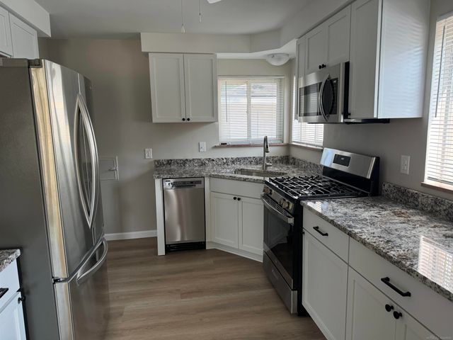 10 Shiawassee Circle, Mount Clemens, MI 48043
