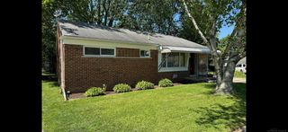 10 Shiawassee Circle, Mount Clemens, MI 48043