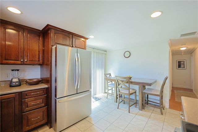 6 Scott Lane, Bristol, RI 02809