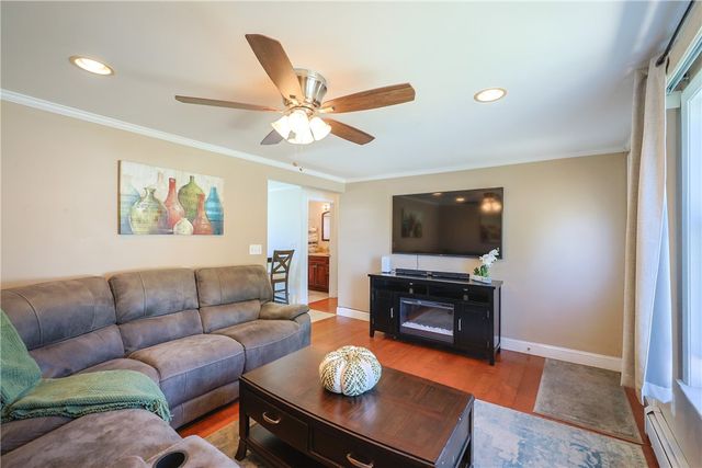 6 Scott Lane, Bristol, RI 02809