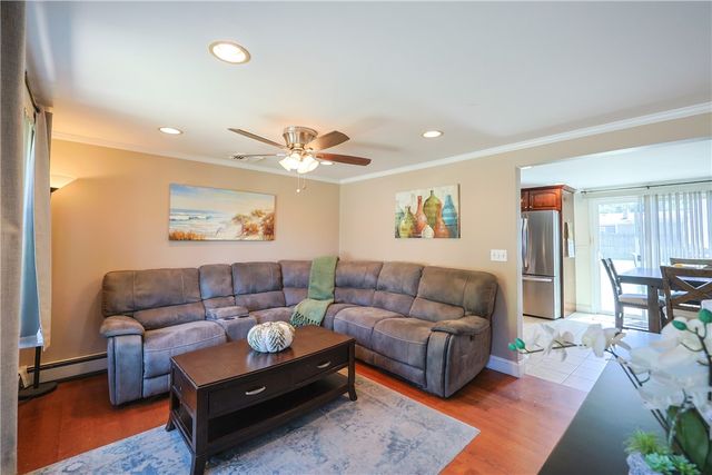 6 Scott Lane, Bristol, RI 02809