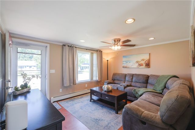 6 Scott Lane, Bristol, RI 02809