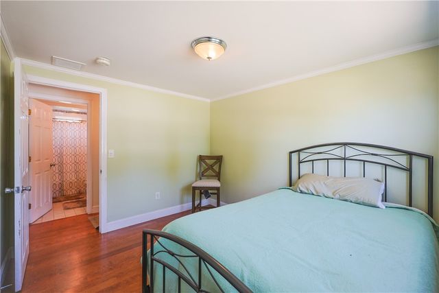 6 Scott Lane, Bristol, RI 02809