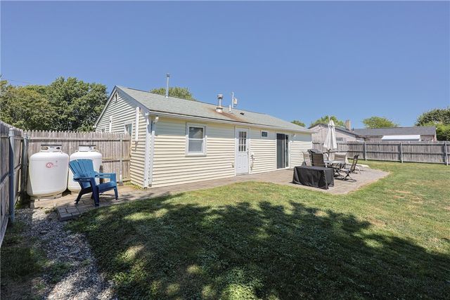 6 Scott Lane, Bristol, RI 02809
