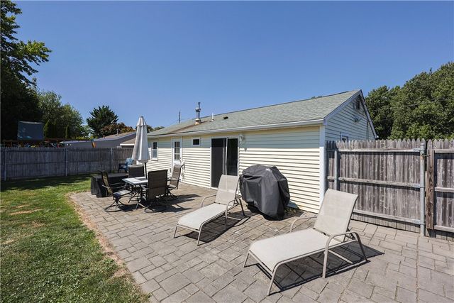 6 Scott Lane, Bristol, RI 02809