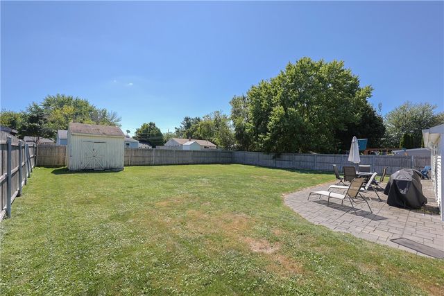 6 Scott Lane, Bristol, RI 02809