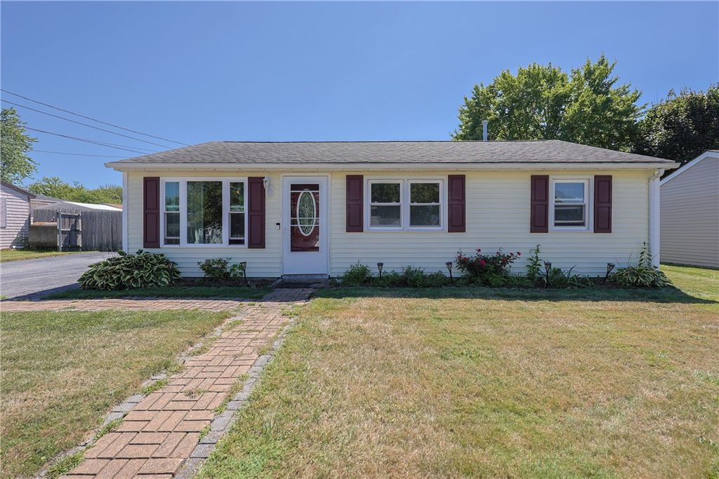 6 Scott Lane, Bristol, RI 02809