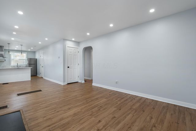 1472 S Champion Avenue, Columbus, OH 43207