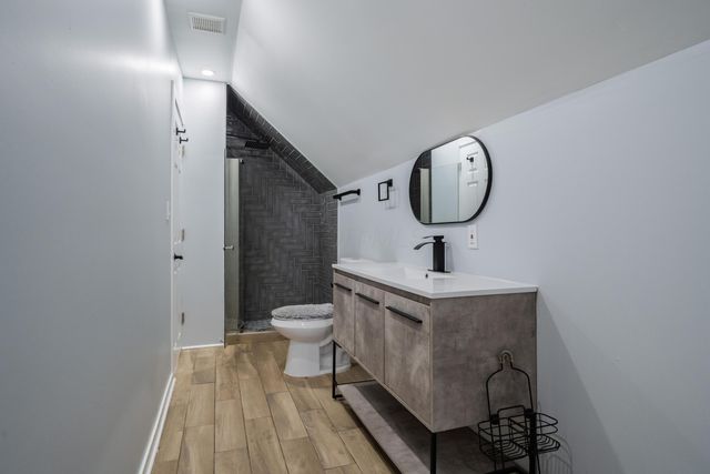 1472 S Champion Avenue, Columbus, OH 43207