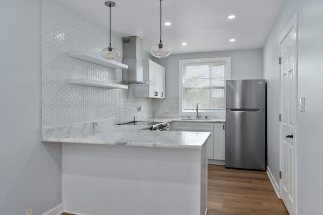 1472 S Champion Avenue, Columbus, OH 43207