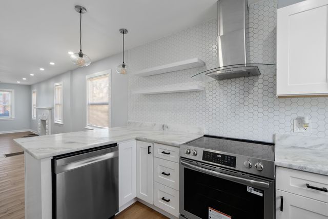 1472 S Champion Avenue, Columbus, OH 43207