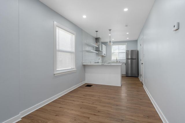 1472 S Champion Avenue, Columbus, OH 43207