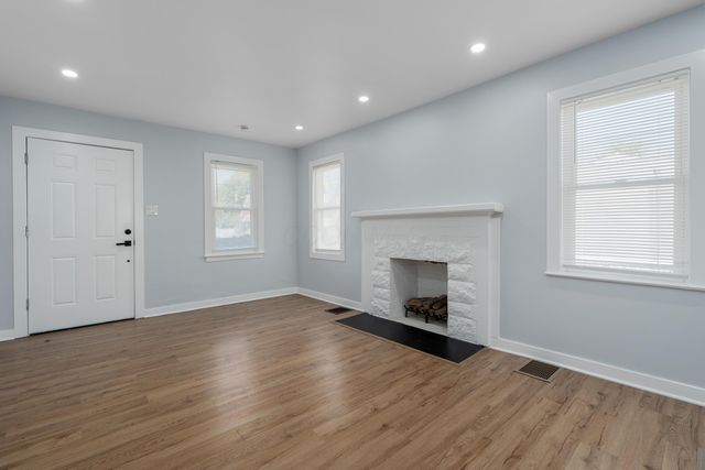 1472 S Champion Avenue, Columbus, OH 43207