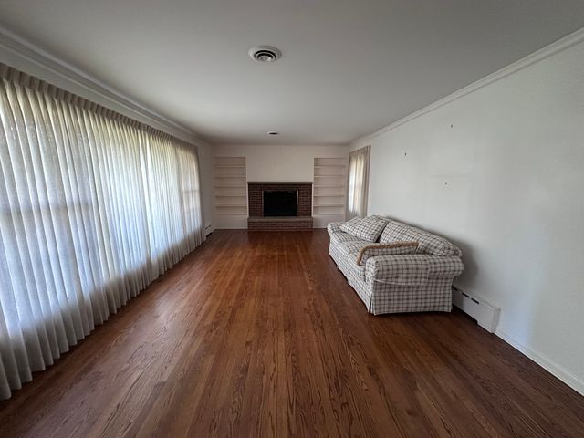 2300 Landwehr Road, Northbrook, IL 60062