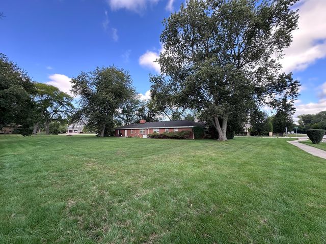 2300 Landwehr Road, Northbrook, IL 60062